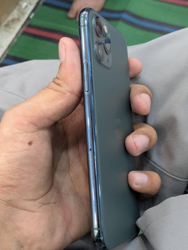 Apple iPhone 11 Pro 1