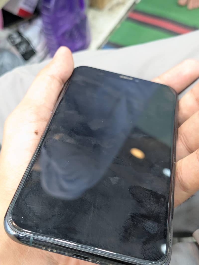 Apple iPhone 11 Pro 3