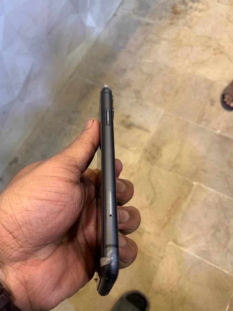 Apple iPhone 11 5