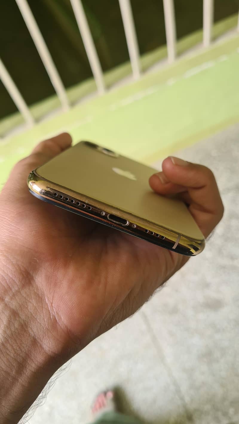 Apple iPhone 11 Pro Max 1