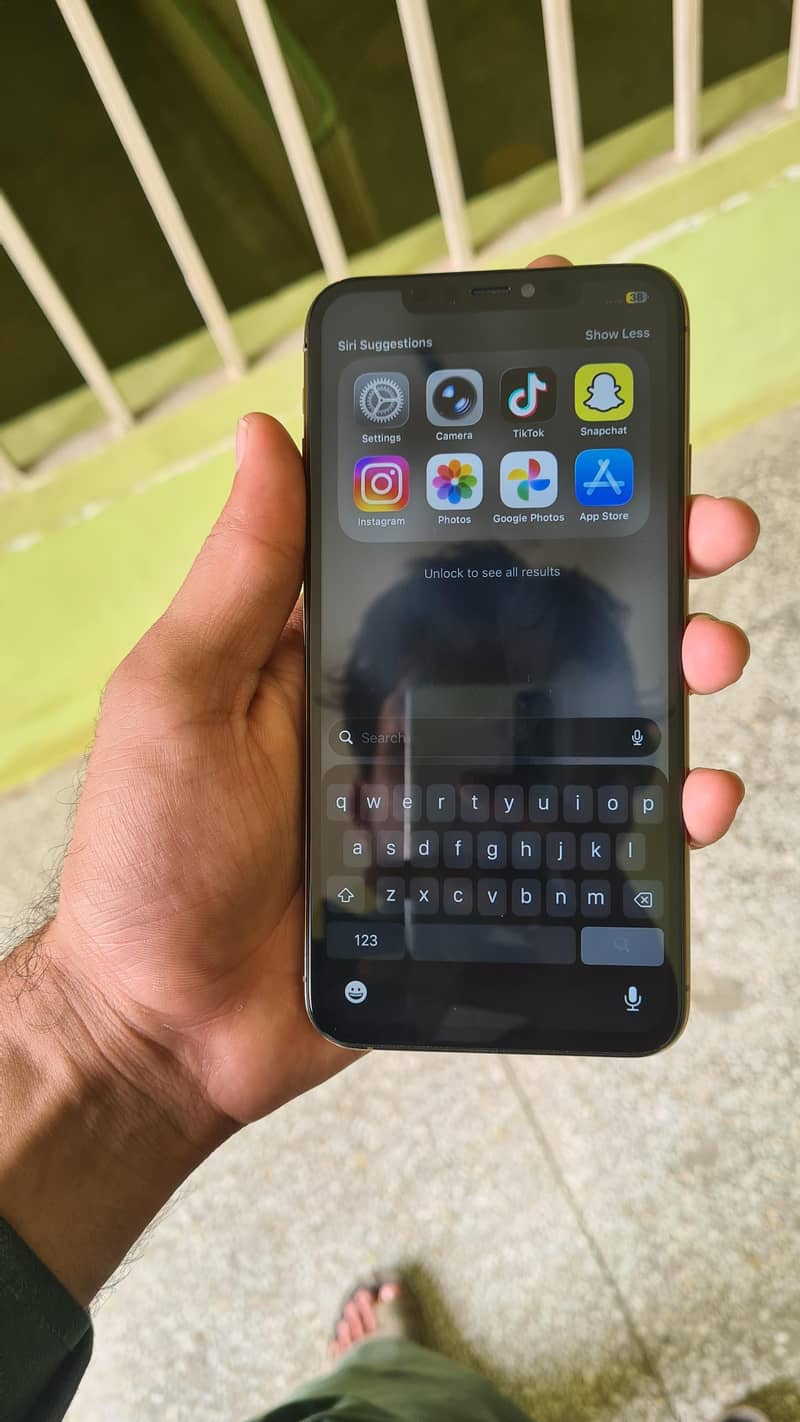 Apple iPhone 11 Pro Max 4