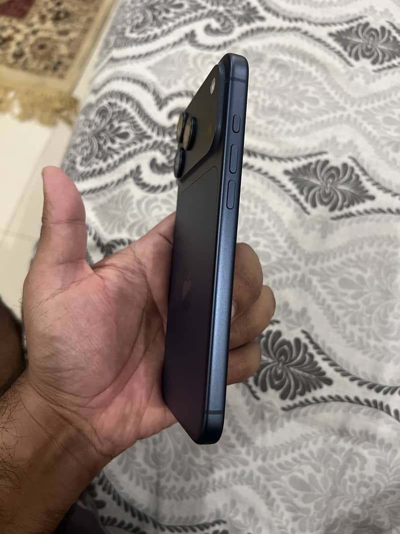 Apple iPhone 17 Pro Max 3