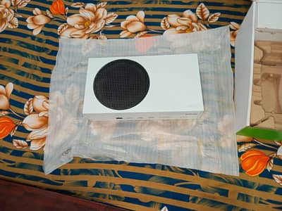 Xbox series s almost new