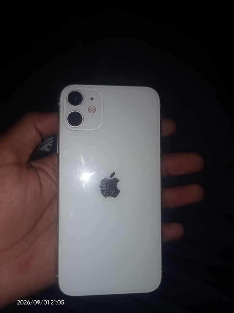 Apple iPhone 11 4