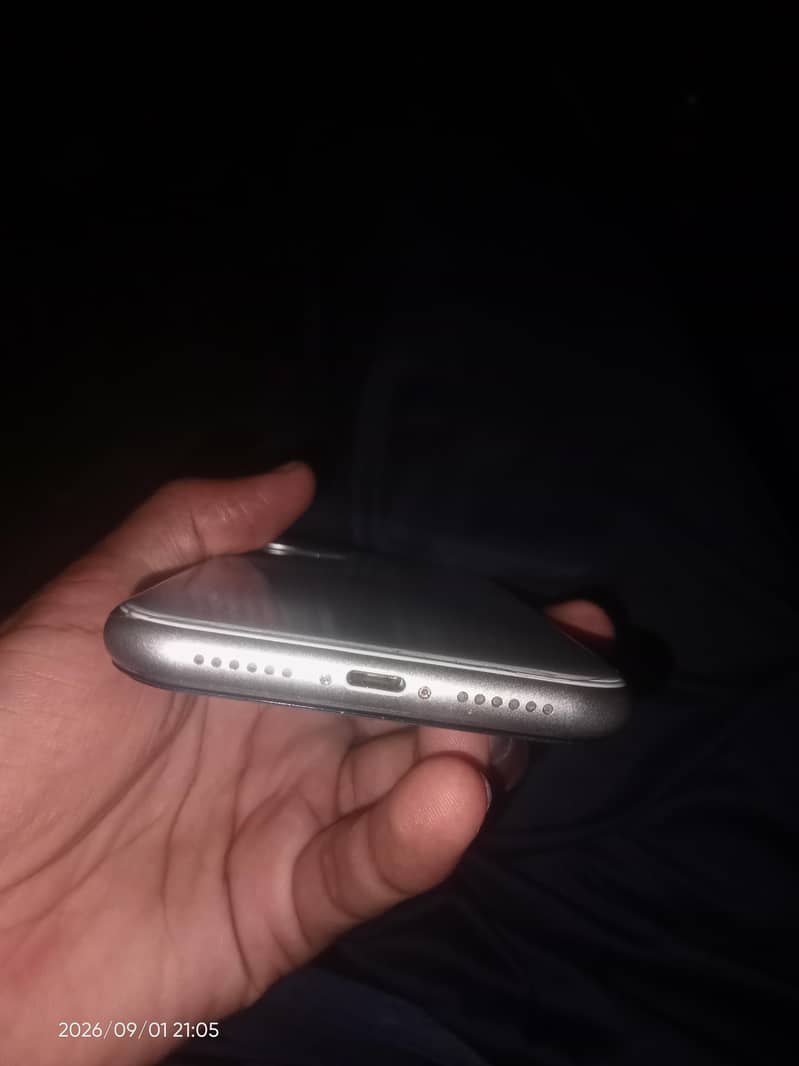 Apple iPhone 11 5