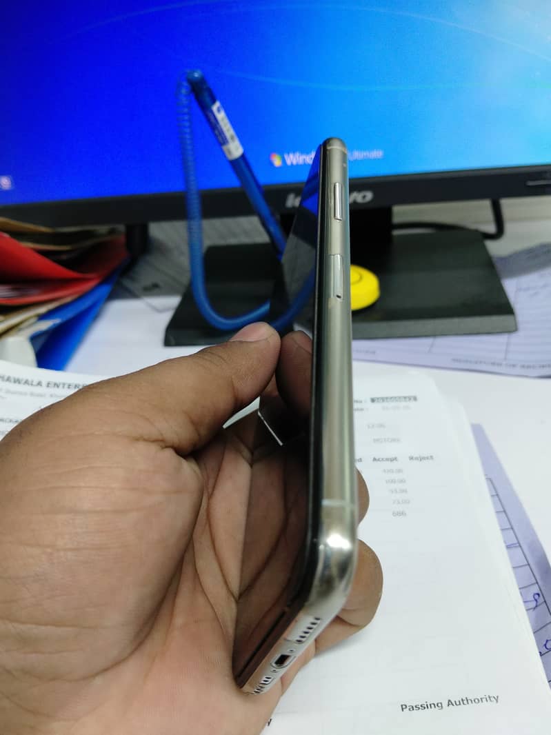 Apple iPhone X 2