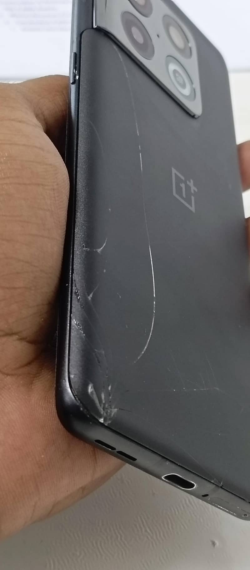 One Plus 10 Pro 4