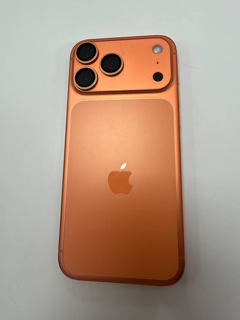 Apple iPhone 17 Pro Max 4