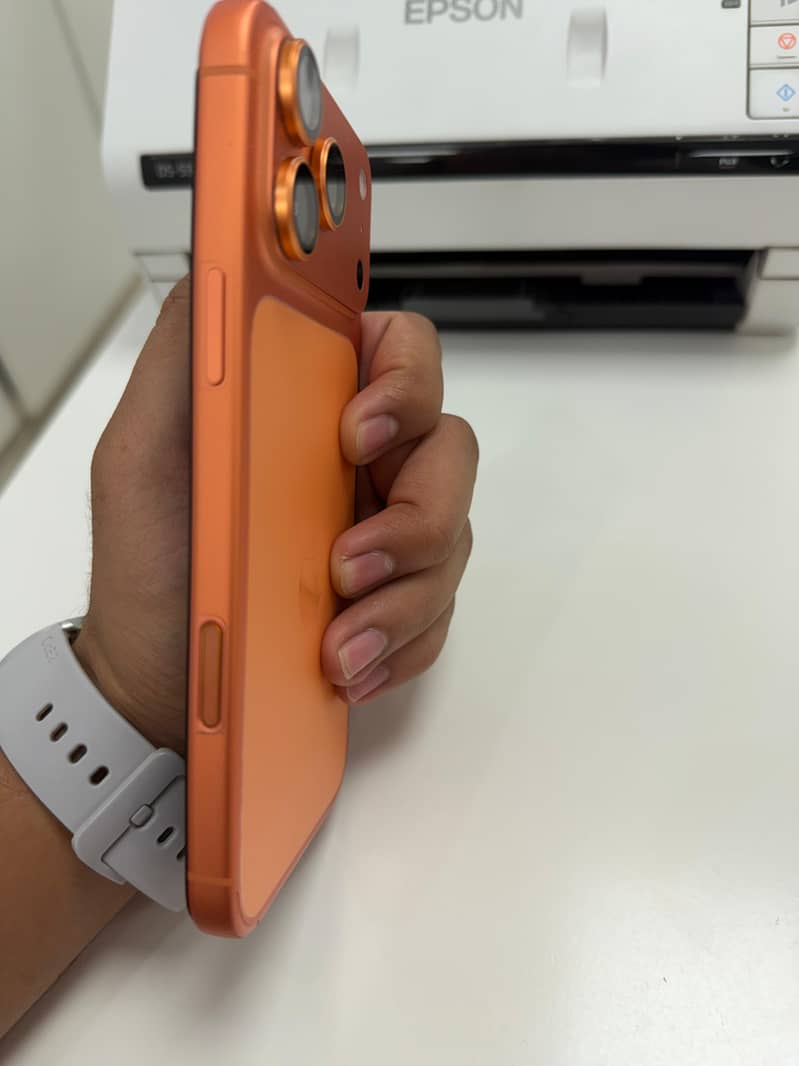 Apple iPhone 17 Pro Max 10