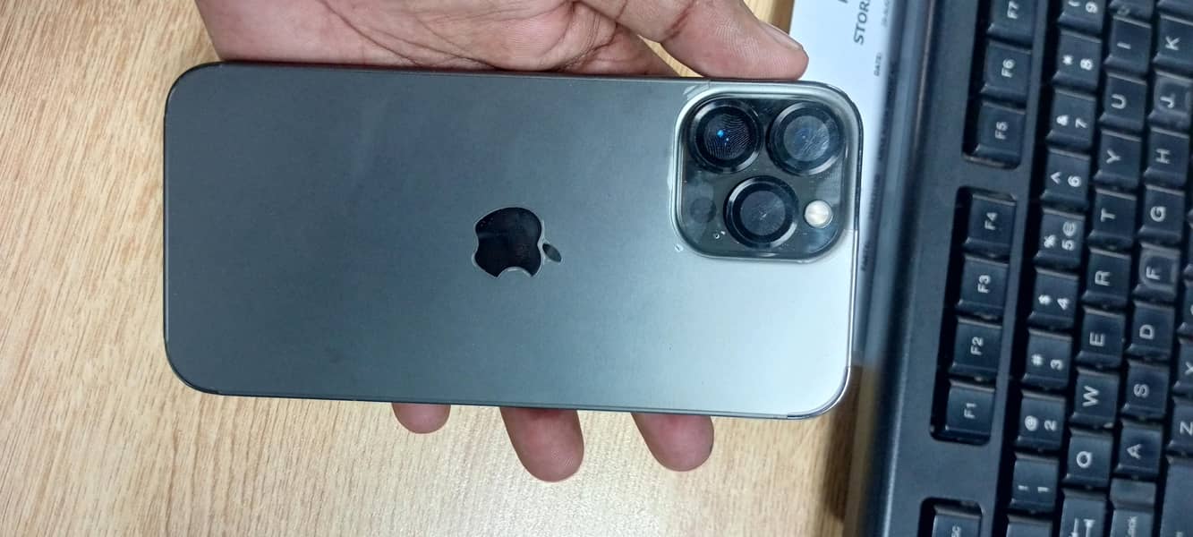 Apple iPhone 13 Pro Max 1