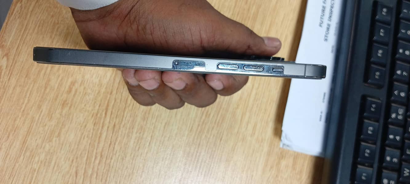 Apple iPhone 13 Pro Max 3
