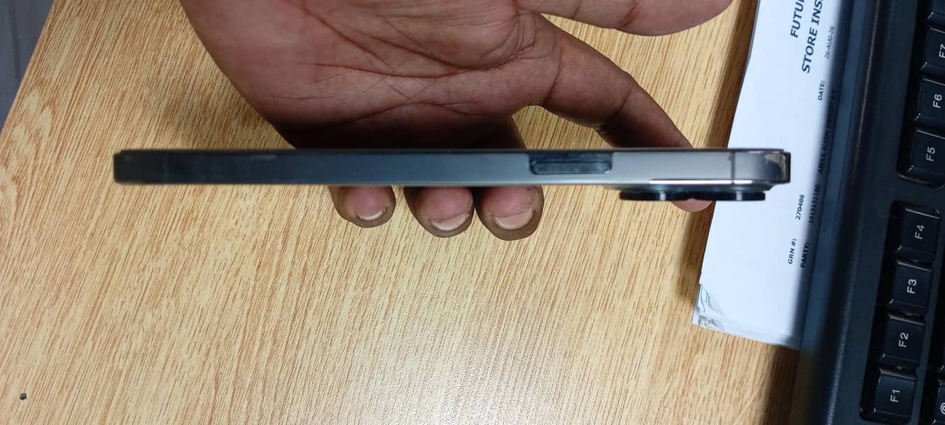 Apple iPhone 13 Pro Max 4