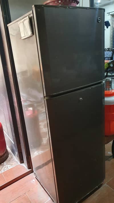 PEL refrigerator in good working condition