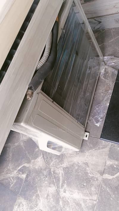 all ok h Daikin ka AC hai