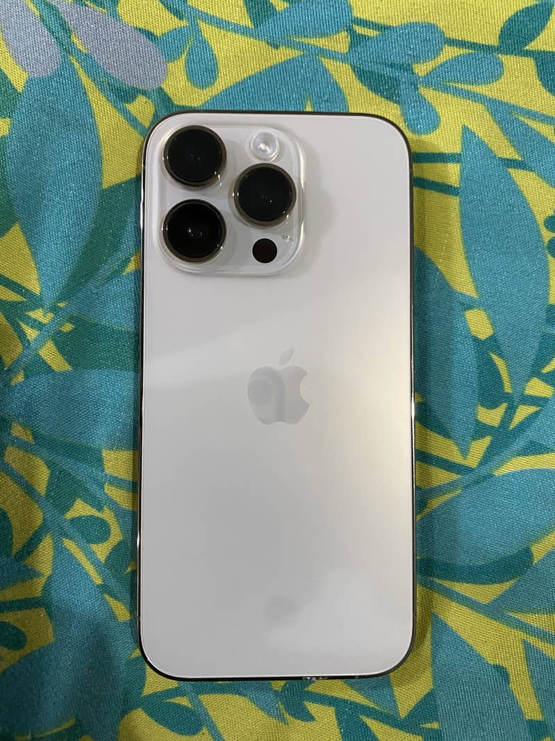 iPhone 14 Pro scratch less condition 0