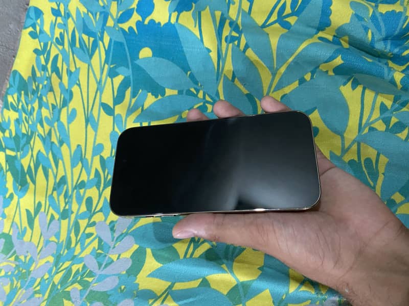 iPhone 14 Pro scratch less condition 5