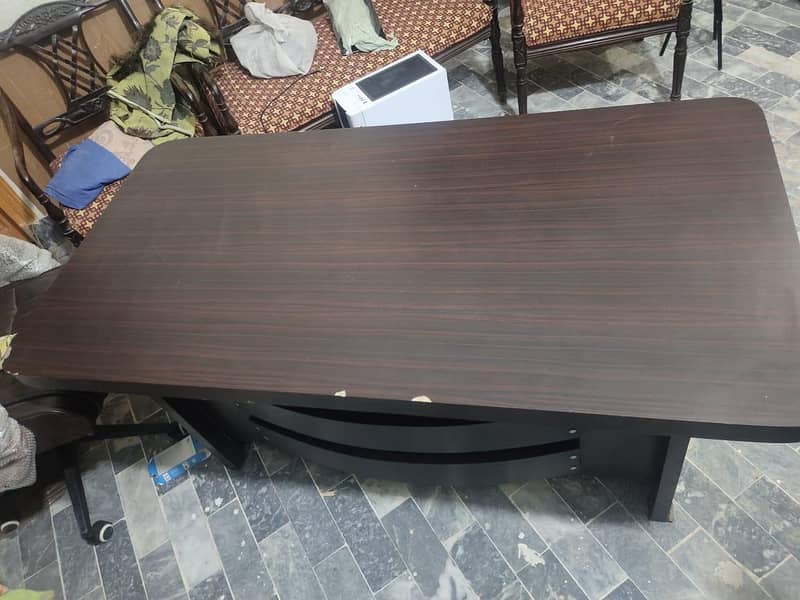 Executive table 0