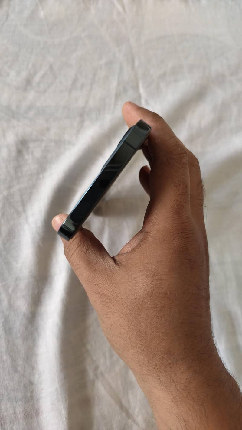 Apple iPhone 12 Pro 3