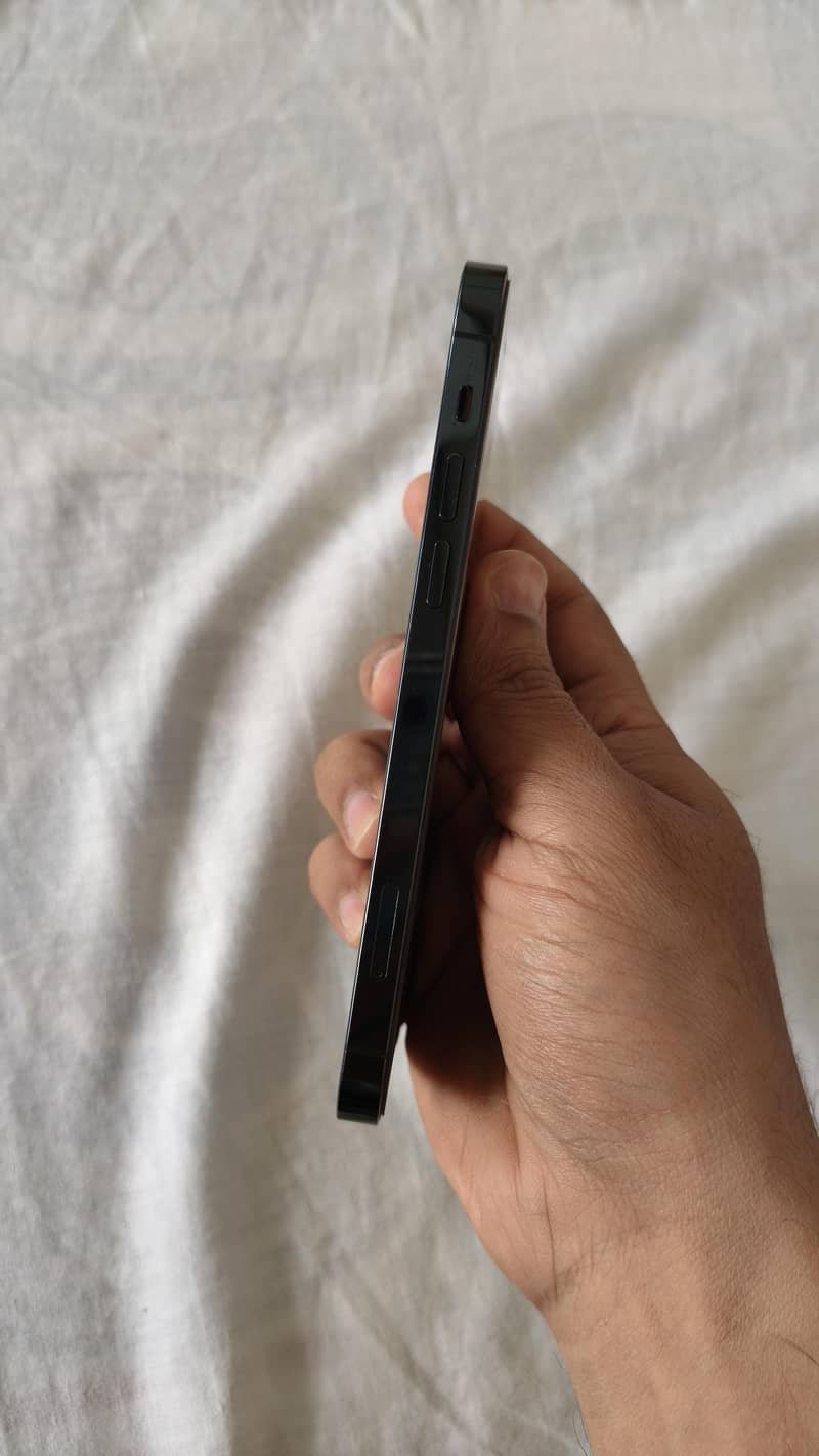 Apple iPhone 12 Pro 4