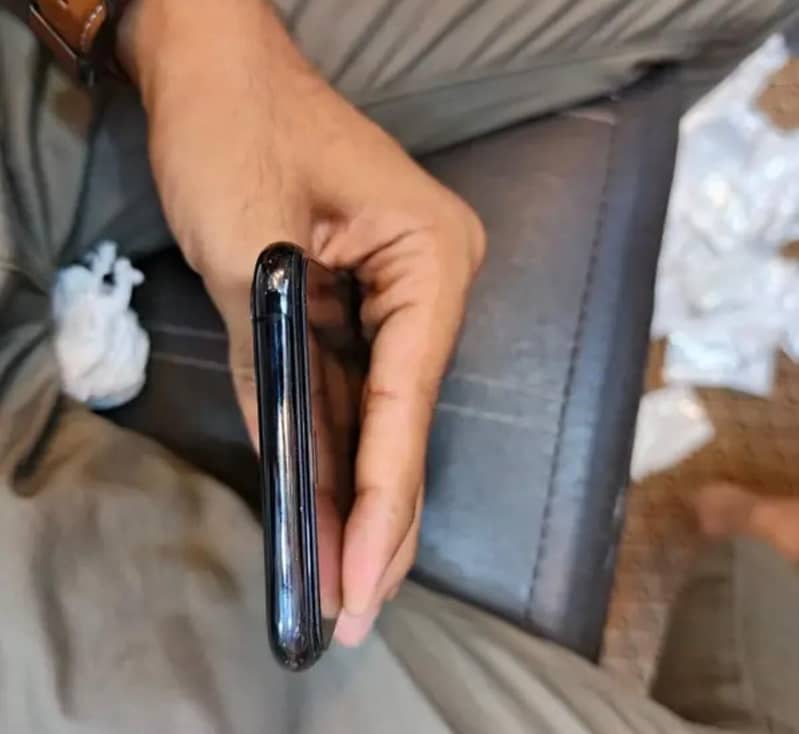 Apple iPhone 11 Pro Max 5