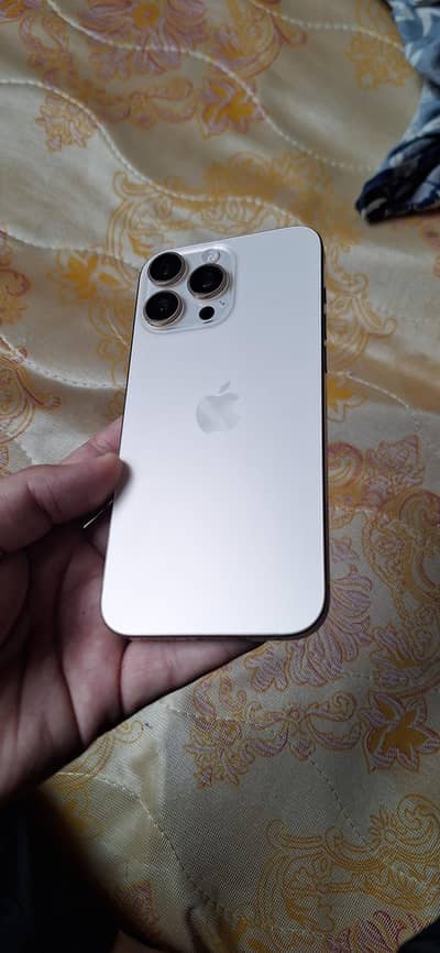 Apple iPhone 16 Pro Max