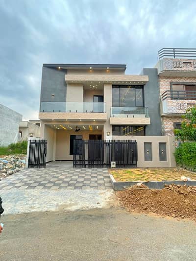 8 Marla Luxury House for Sale Block C, Multi Gardens B-17 Islamabad.