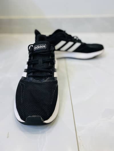 Adidas Slightly Used Shoes UK 9 for Sale