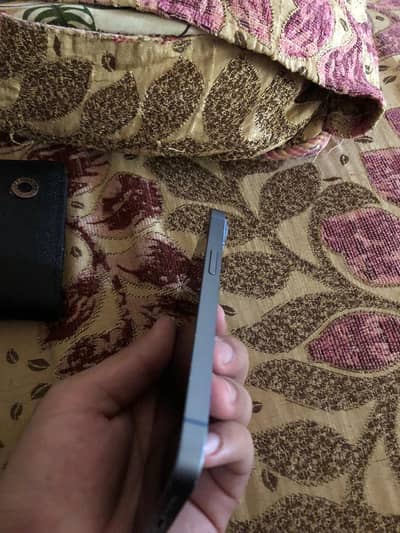 Apple iPhone 14