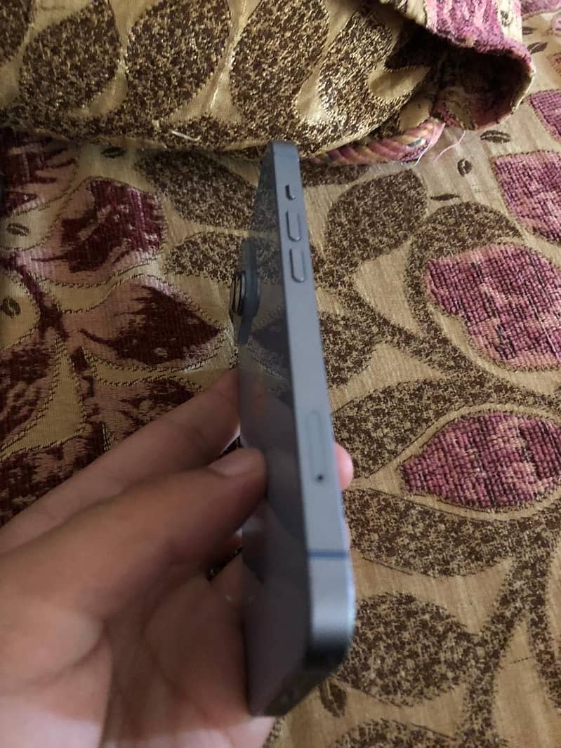 Apple iPhone 14 5