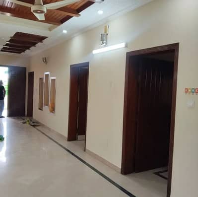 G 13 40+80 beautiful House Upar potion Available for Rent