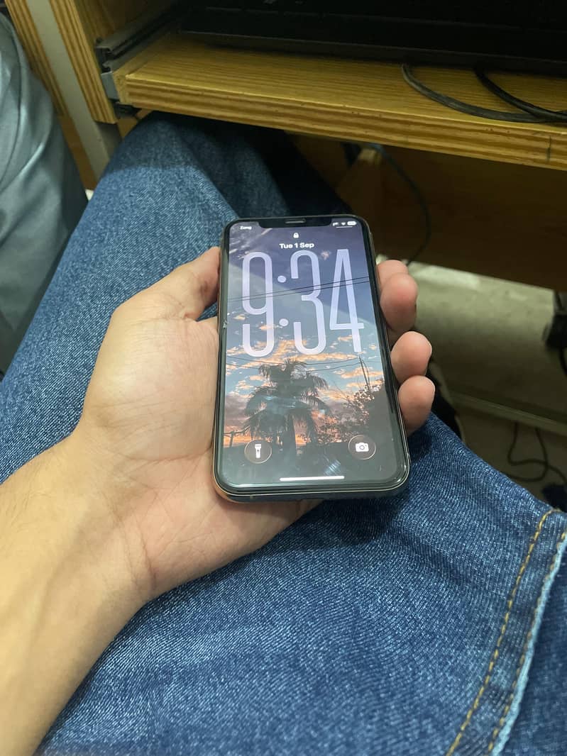 Apple iPhone 11 Pro 1