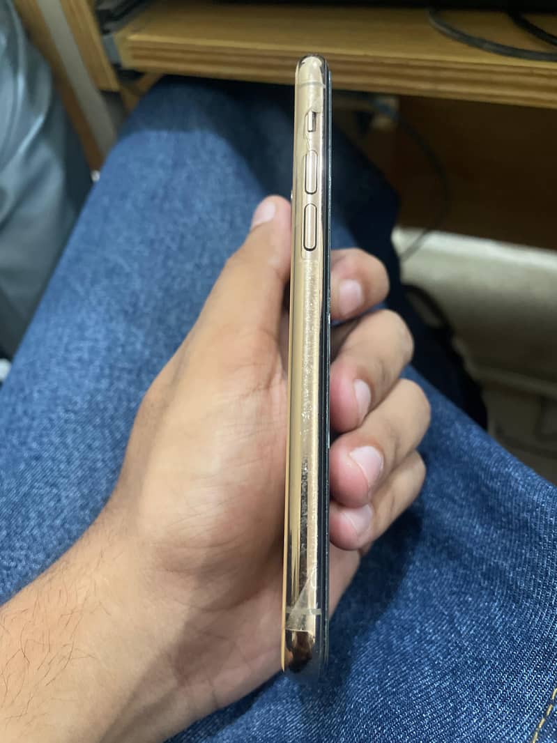 Apple iPhone 11 Pro 3