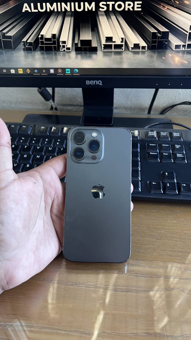 Apple iPhone 13 Pro 1