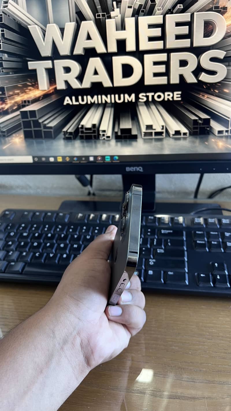 Apple iPhone 13 Pro 4