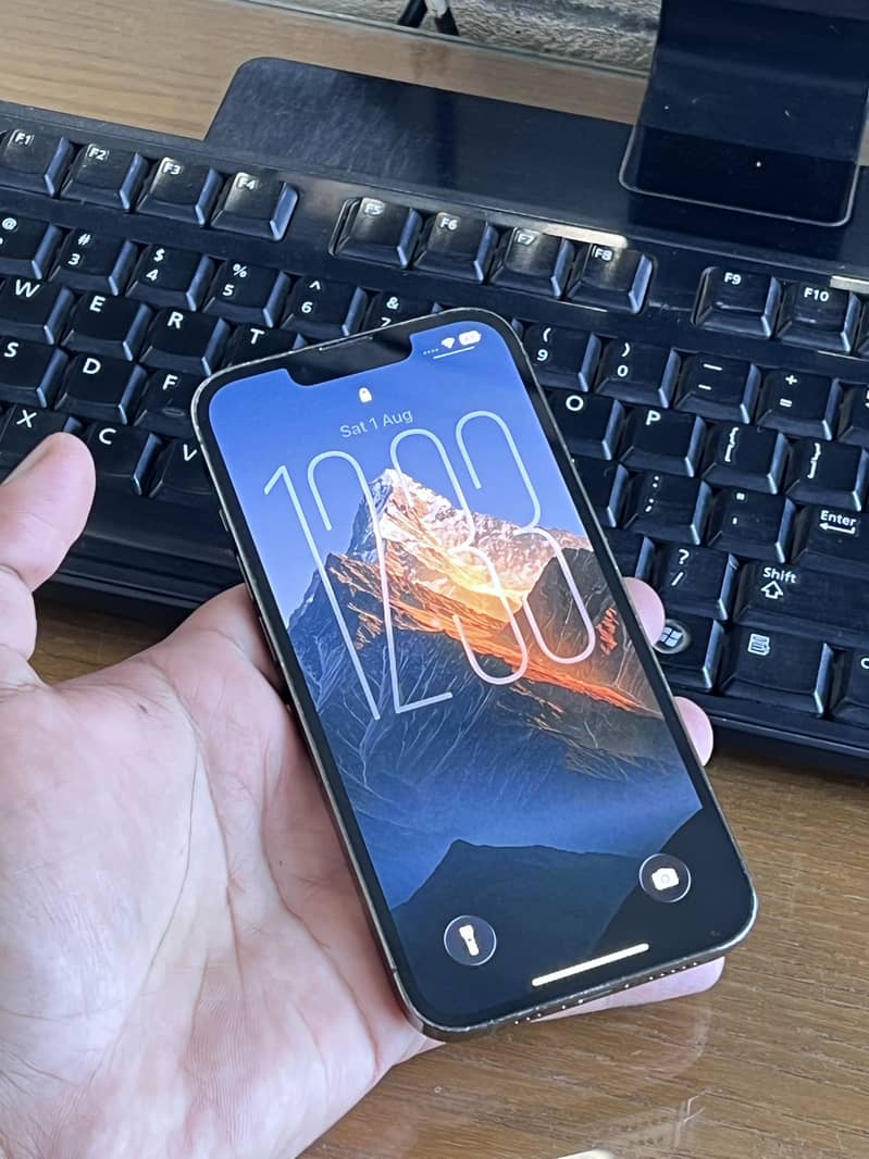 Apple iPhone 13 Pro 8