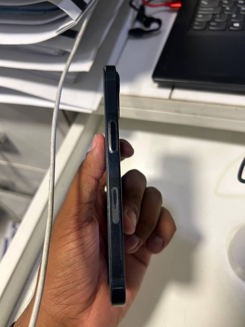 Apple iPhone 13 3