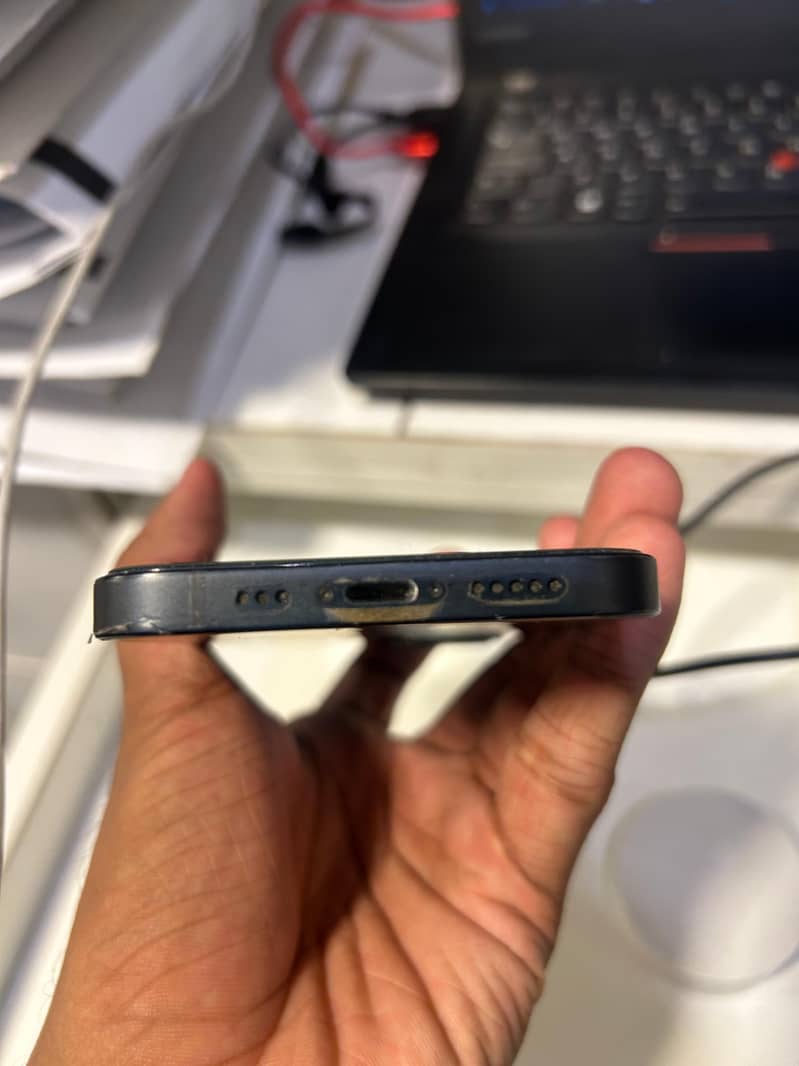 Apple iPhone 13 4