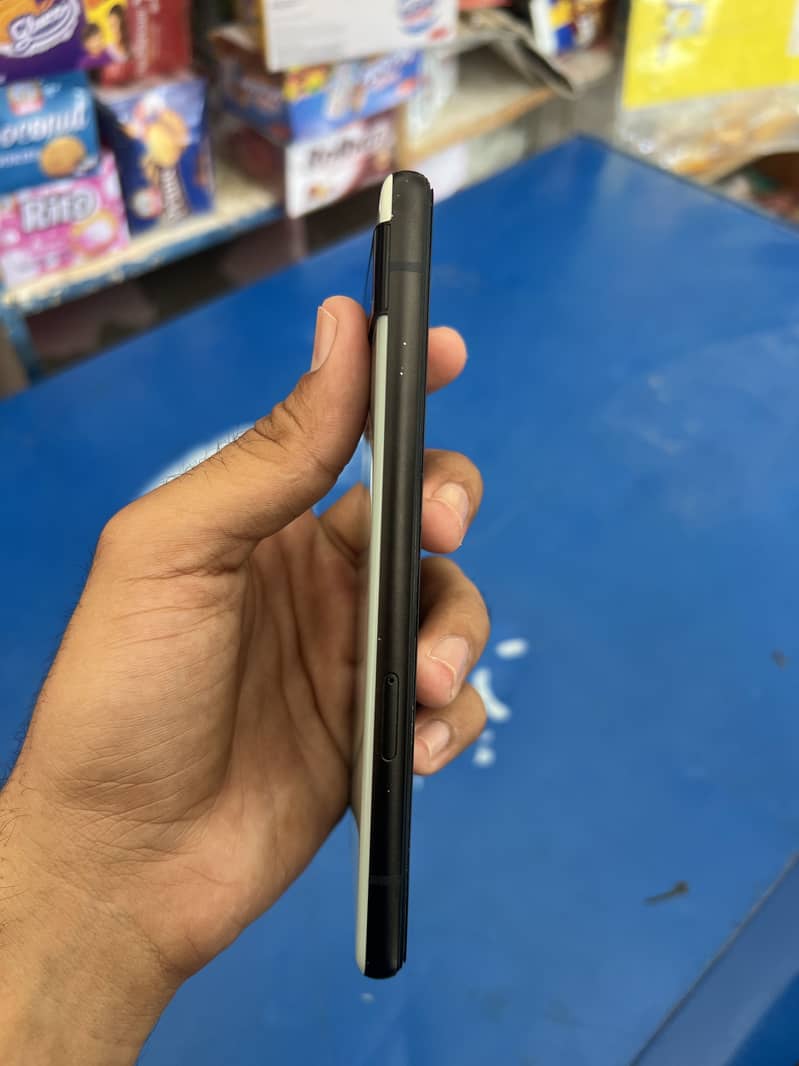 Google pixel 6A 3
