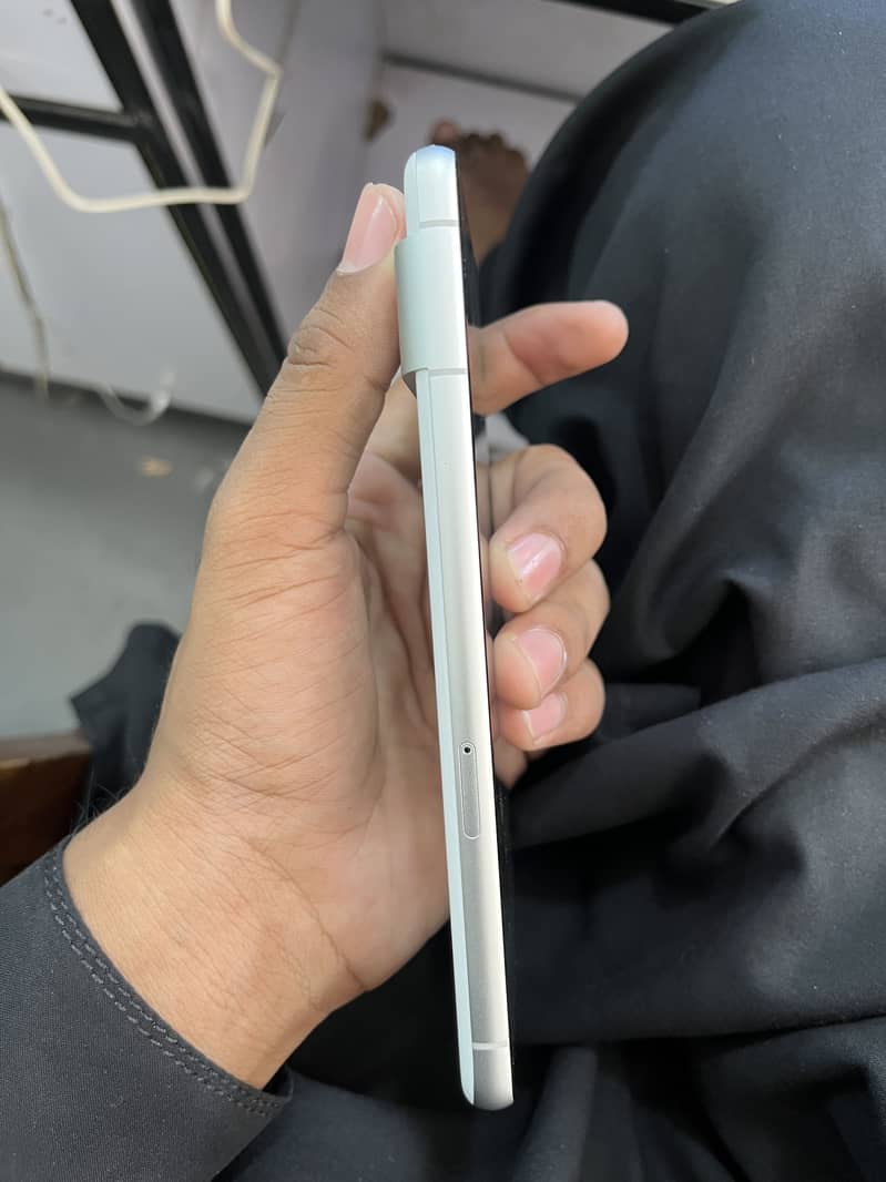 Google Pixel 7 5