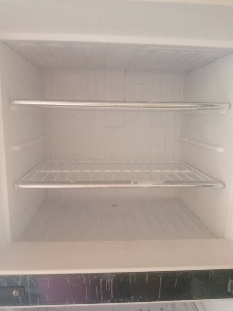 Orient Fridge 4