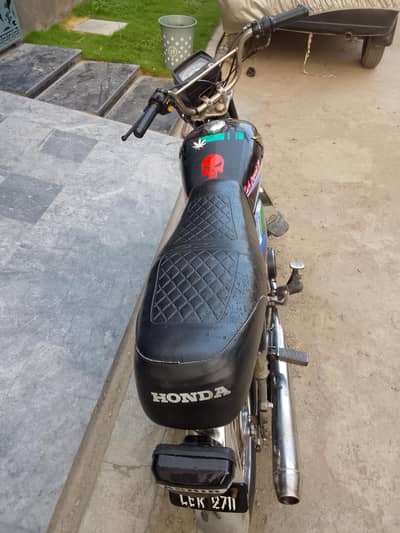 Honda 70 good condition complete documents