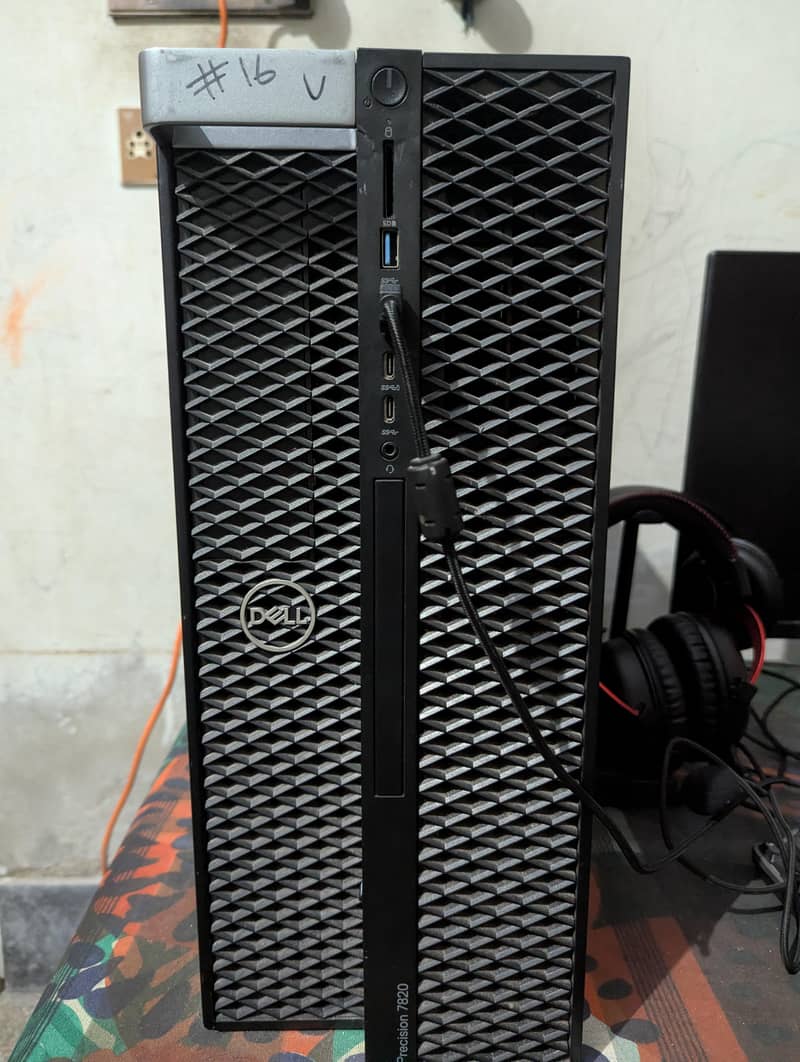 Dell Precision 7820 Tower 1