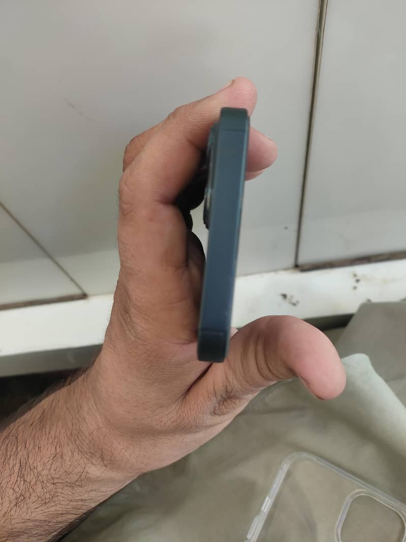 Apple iPhone 13 3