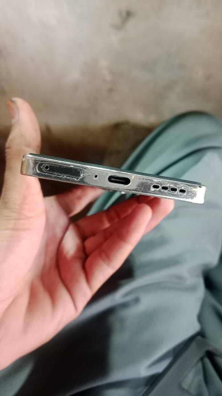 Infinix Note 40 4