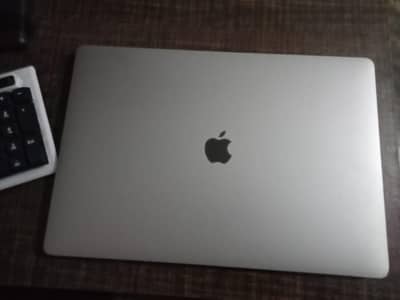 mack book pro for sale