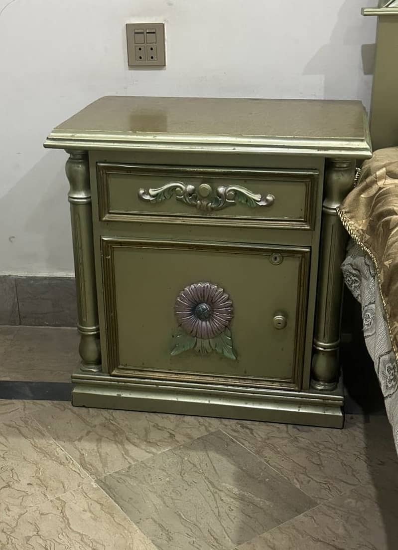 Chinyoti Duble bed +dressing table+side table 2