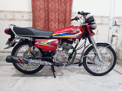 Honda 125 ok condition genuine bike with biometric
