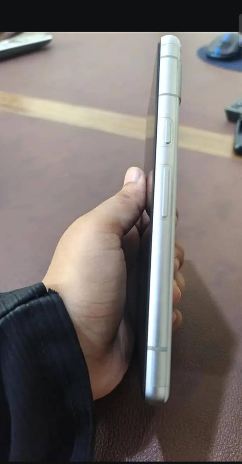 Google Pixel 7a 3