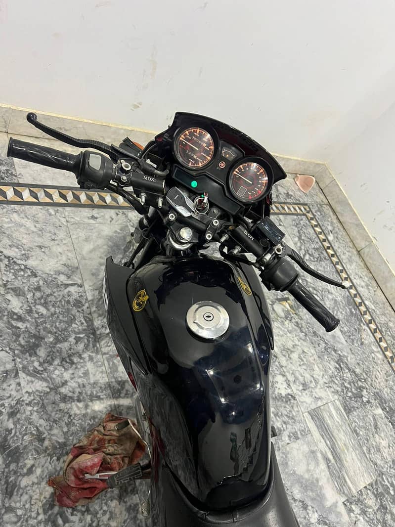 YBR 125 0