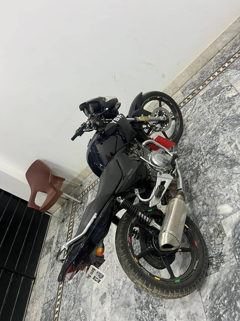 YBR 125 1